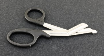 Universal Scissors 7''