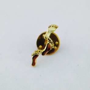 FOOTPRINTS PIN WITH CLASP
