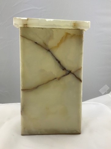 POLYCHROMATIC ONYX SQUARE URN
